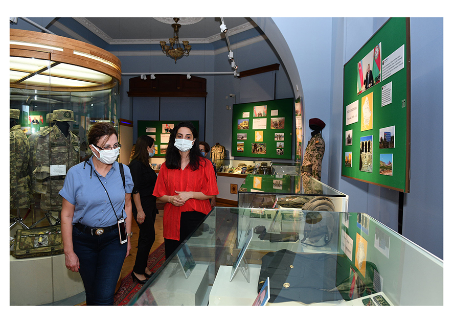 Professor of Tukey visited museum