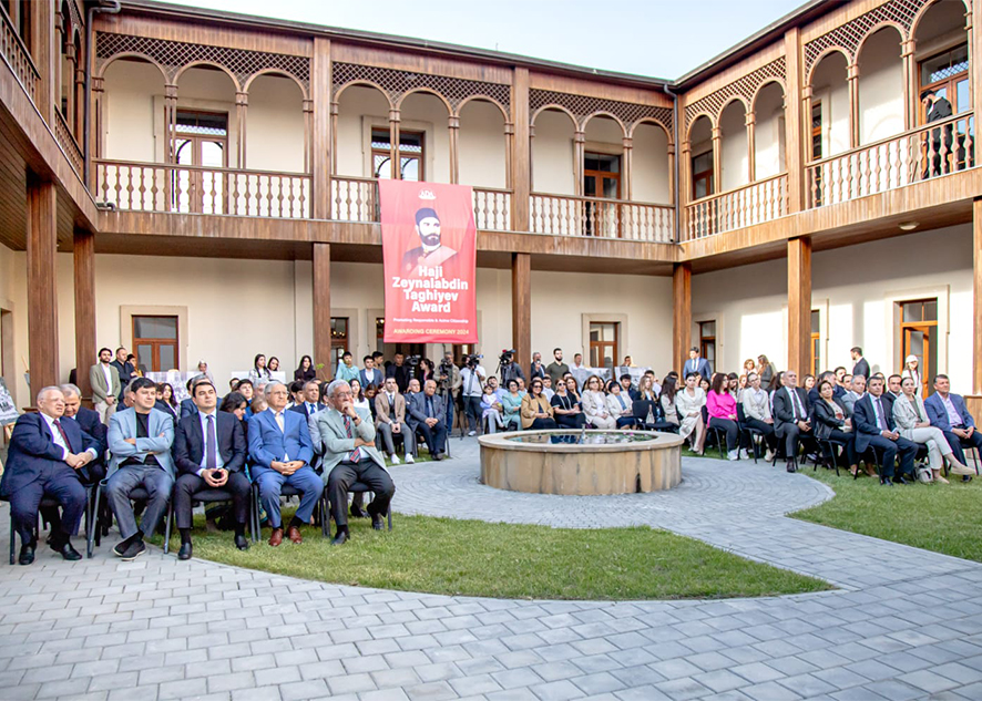 Muzeyin rəhbərliyi ADA Universitetinin tədbirində iştirak edib