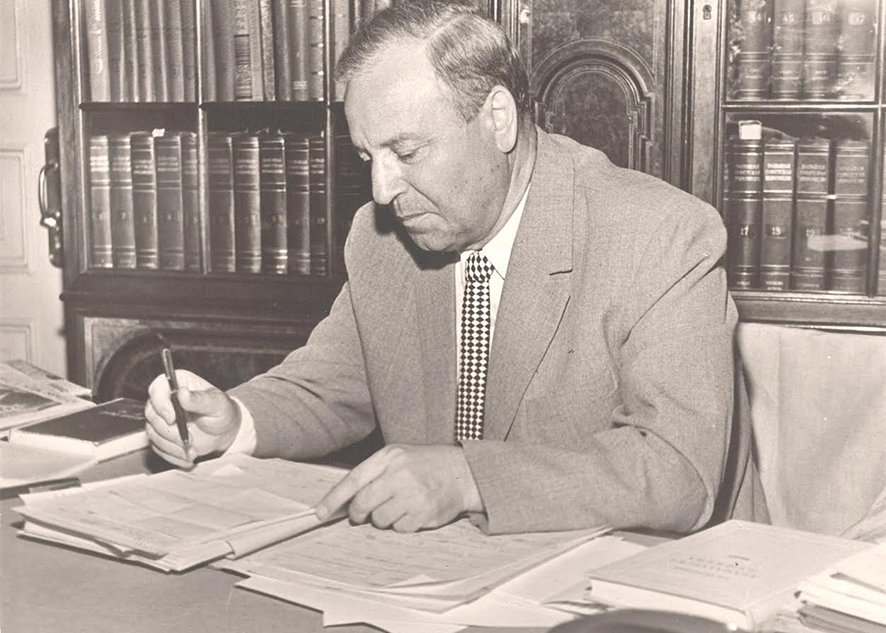 Akademik Məmməd Arif Dadaşzadənin anadan olmasından 120 il ötür