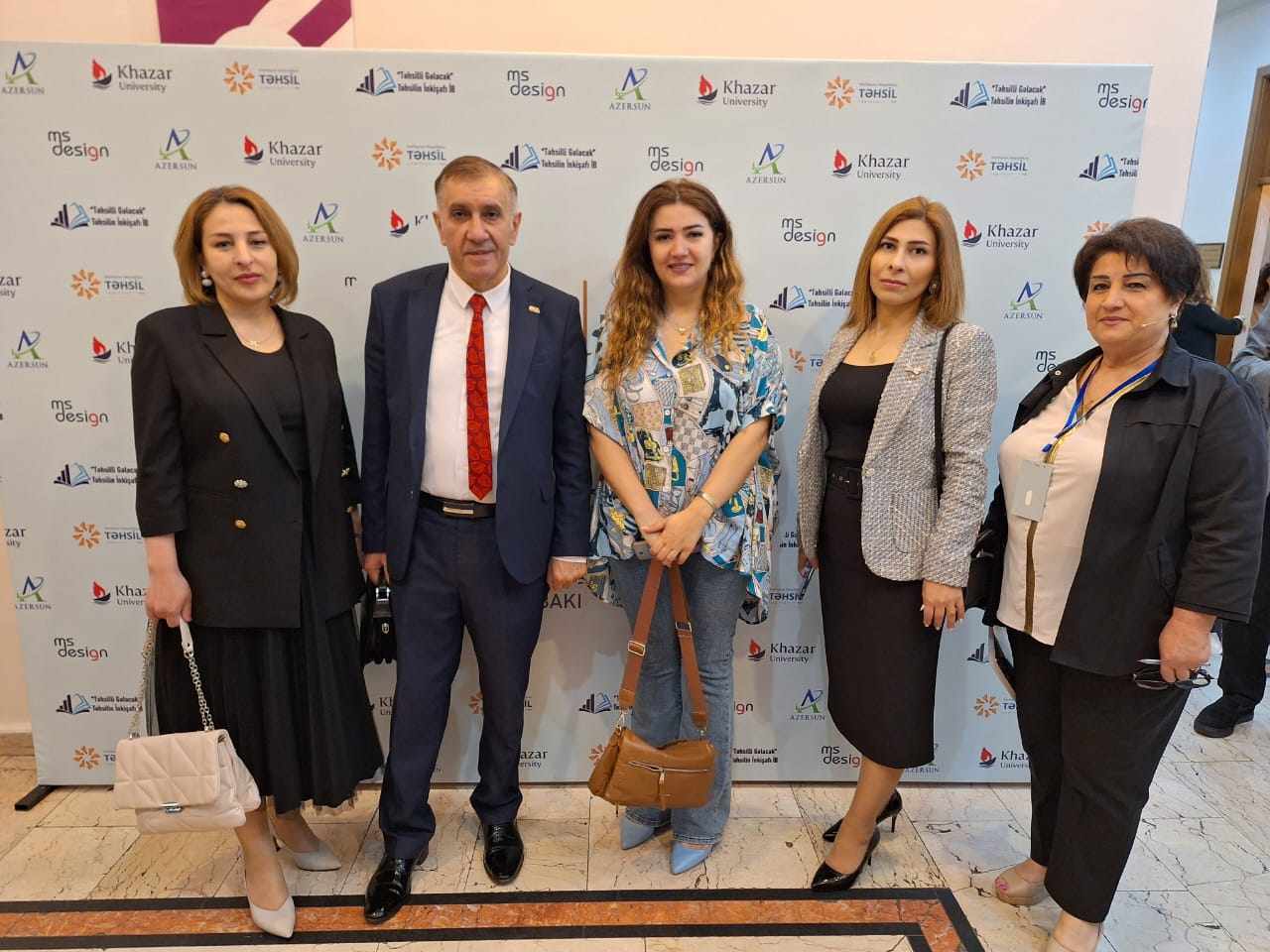 Muzeyin əməkdaşı I Milli Təhsil Zirvəsində çıxış edib