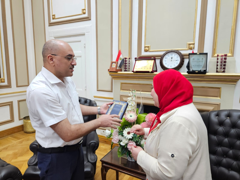 Muzeyin əməkdaşının kitabı Qahirə Universitetinə hədiyyə edilib