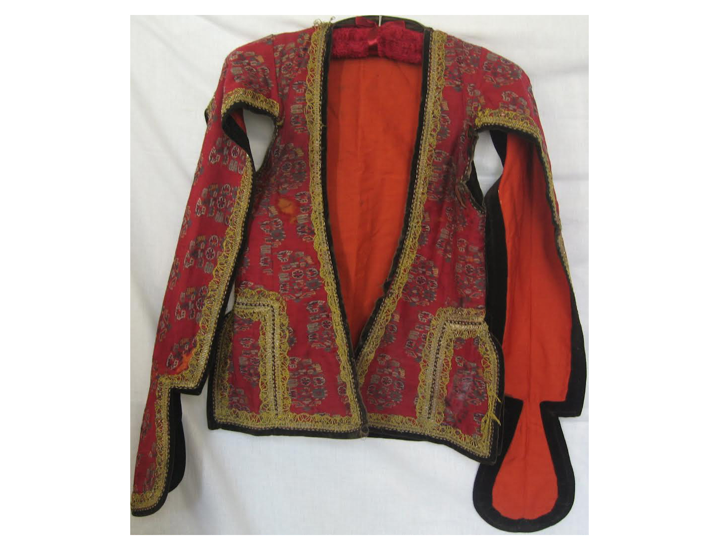 Muzeyin kolleksiyasında milli geyim incisi – Qarabağ çəpkəni