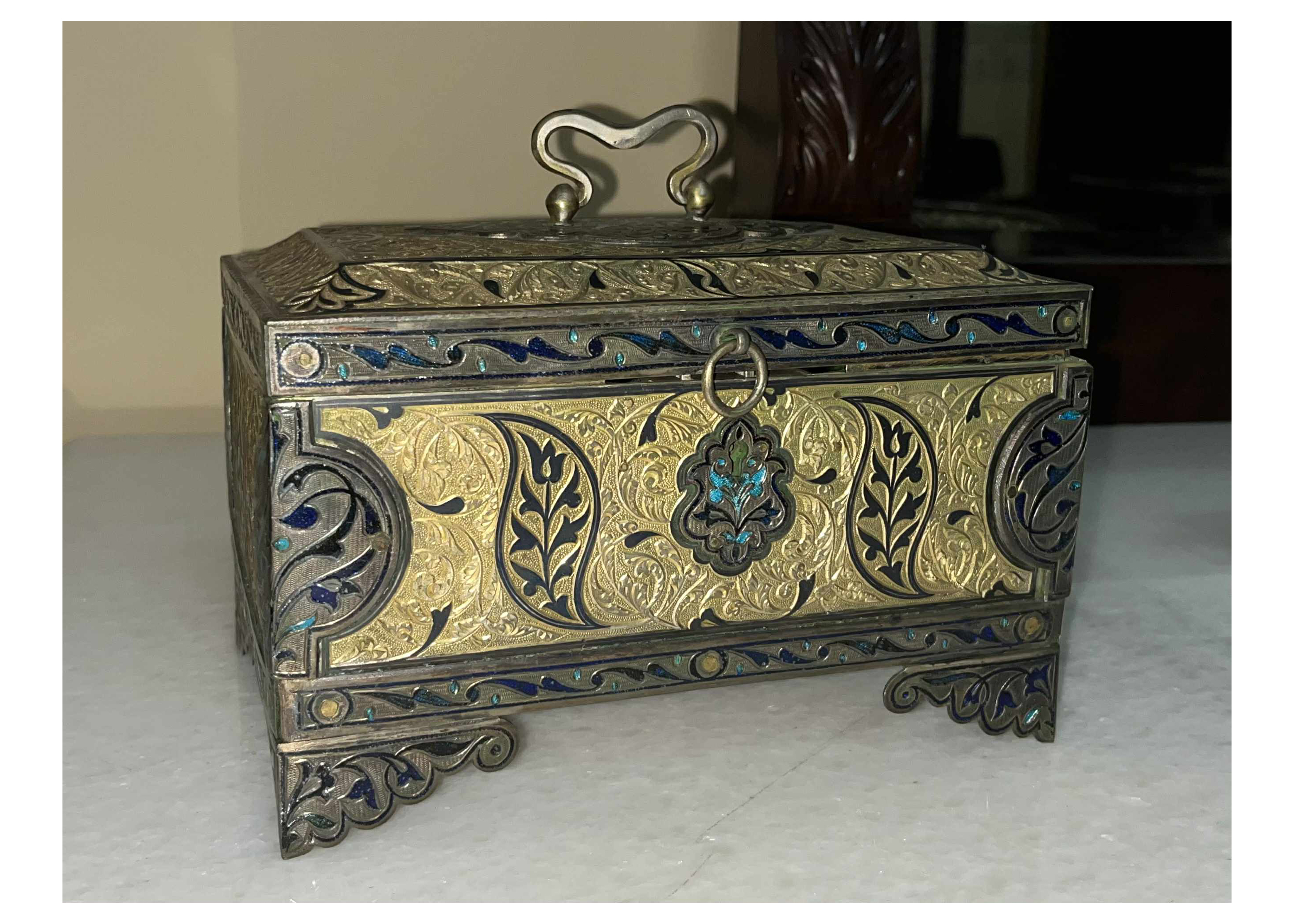 Buxara əmirinin H.Z.Tağıyevə hədiyyə etdiyi mücrünü təqdim edirik