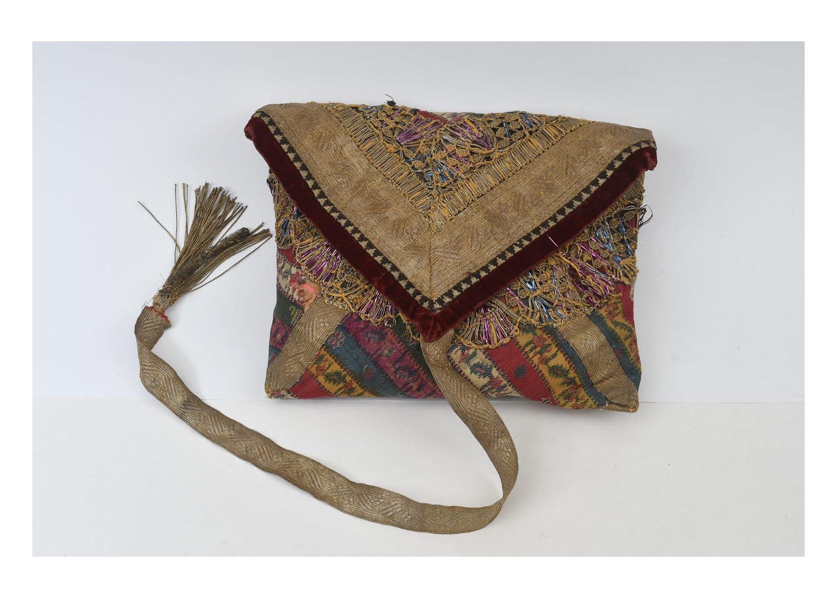 Muzeyin Etnoqrafiya fondunda qorunan unikal quranqabını təqdim edirik